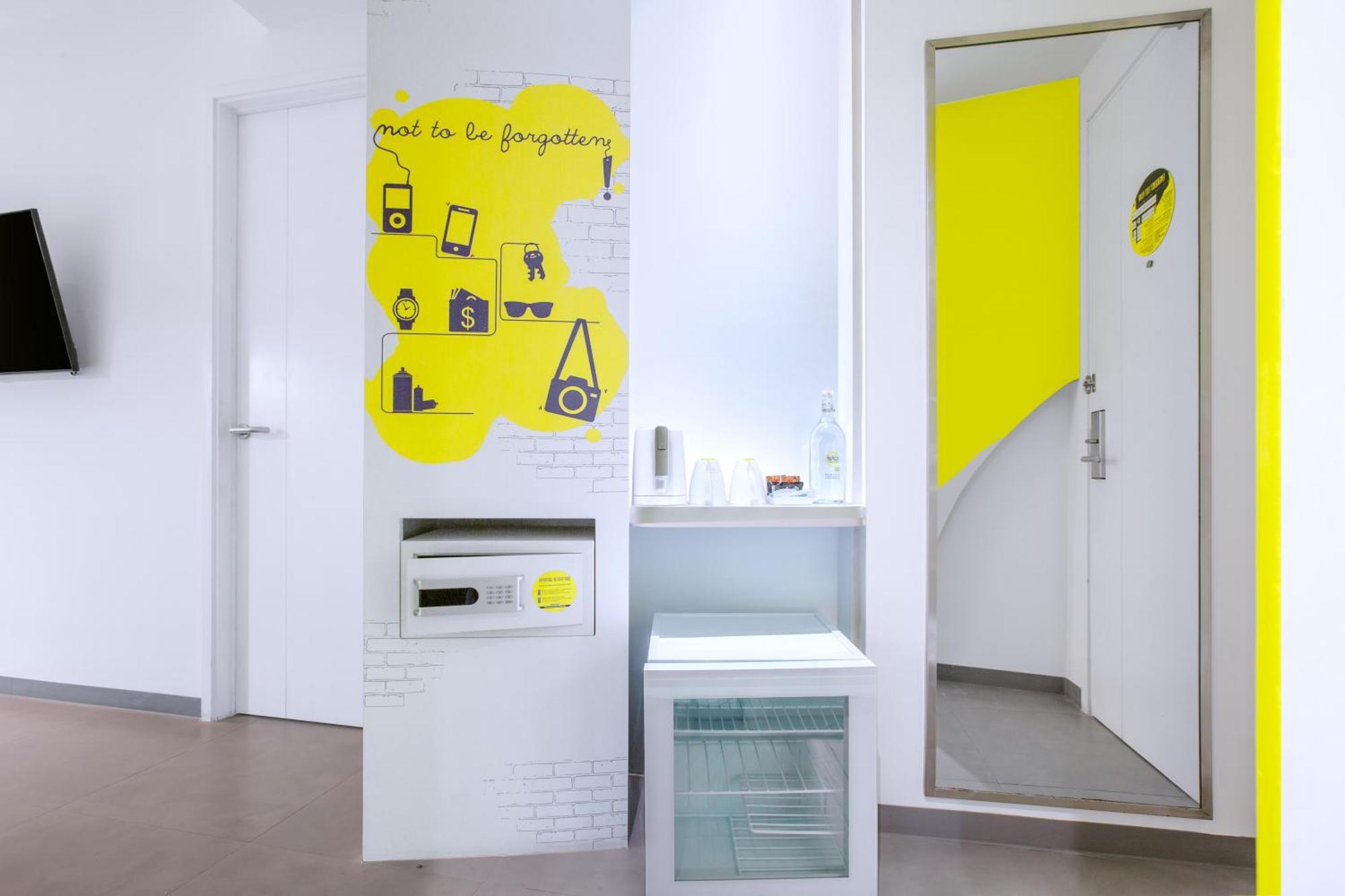 סוראבאיה Yello Hotel Jemursari מראה חיצוני תמונה