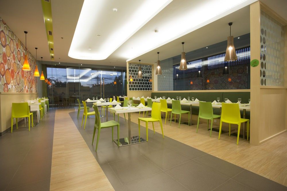סוראבאיה Yello Hotel Jemursari מראה חיצוני תמונה